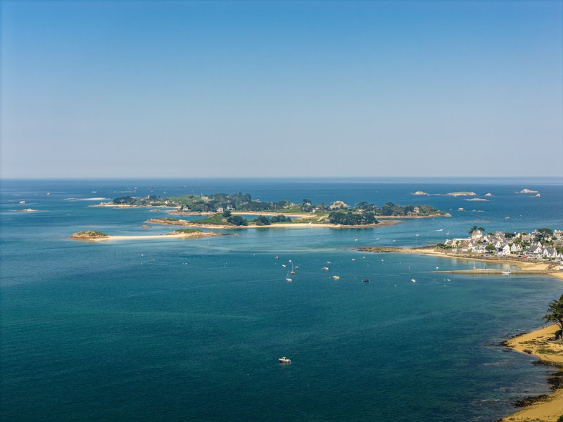 Maison  neuve avec piscine intérieure, vue mer