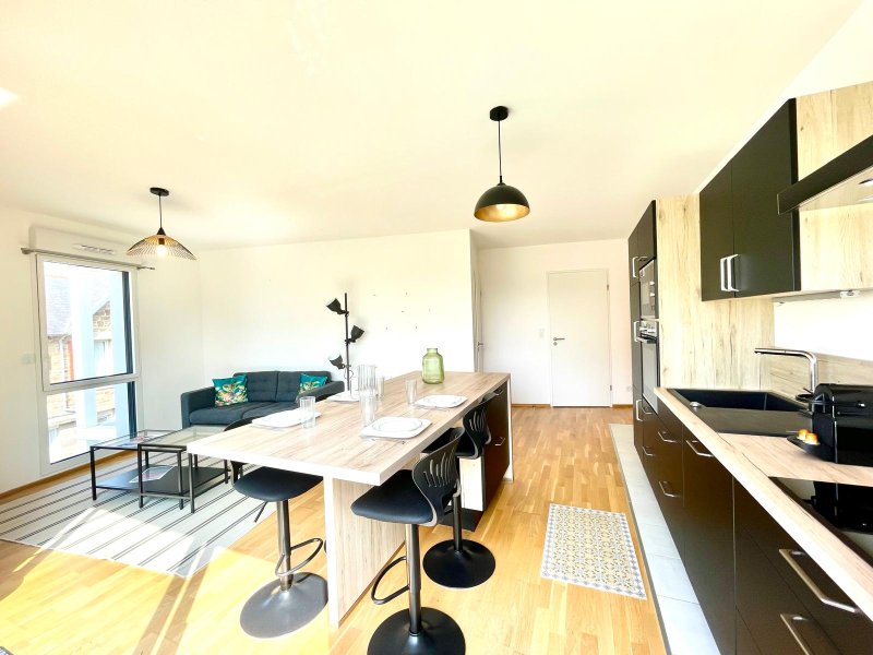 Superbe appartement avec balcon, au centre bourg