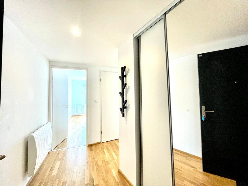 Superbe appartement avec balcon, au centre bourg