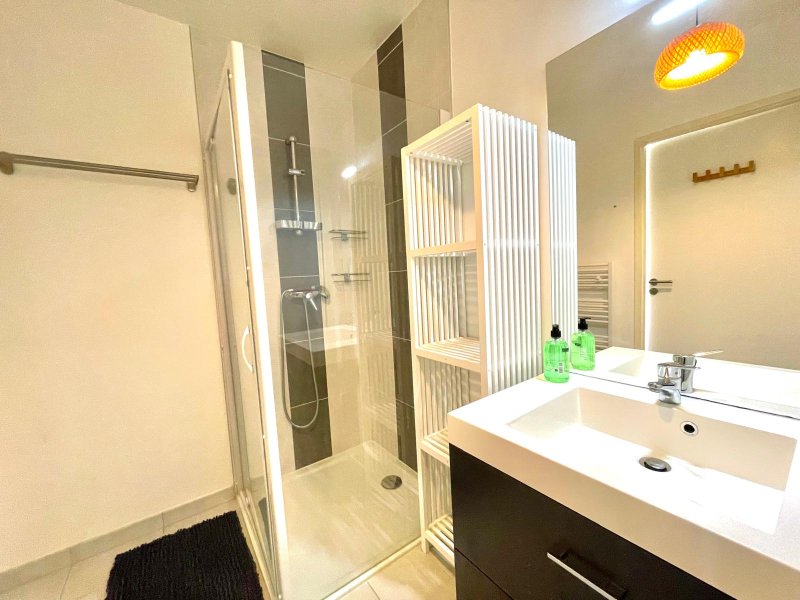 Superbe appartement avec balcon, au centre bourg