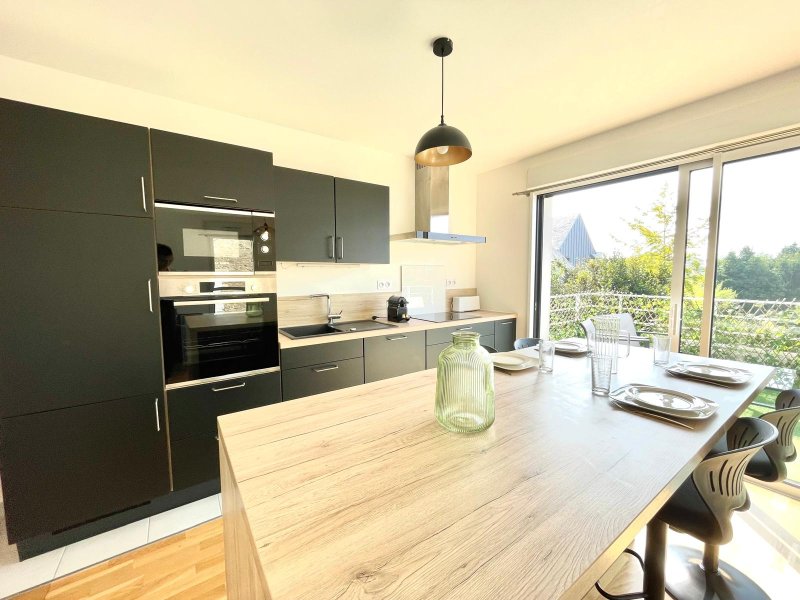 Superbe appartement avec balcon, au centre bourg